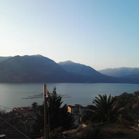 Casa Tua Torre- Di Iseo * Marone