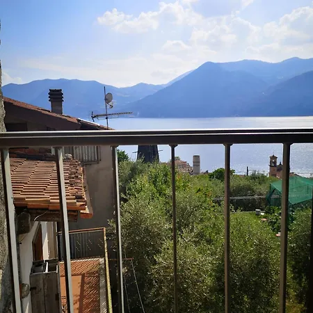 Casa Tua Torre- Di Iseo Holiday home Marone